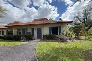 2381 SW 70th Ave, Davie, FL 33317 - Photo 3