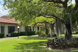 2381 SW 70th Ave, Davie, FL 33317 - Photo 5