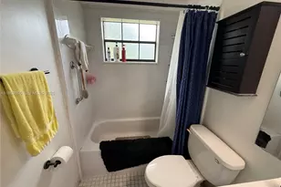 2381 SW 70th Ave, Davie, FL 33317 - Photo 17