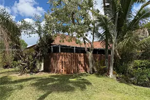 2381 SW 70th Ave, Davie, FL 33317 - Photo 29