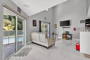 12289 NW 1st St, Plantation, FL 33325 - Photo 13