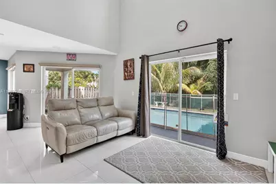 12289 NW 1st St, Plantation, FL 33325 - Photo 9