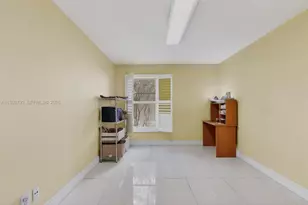 12289 NW 1st St, Plantation, FL 33325 - Photo 19