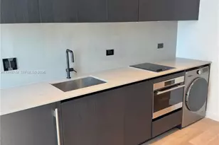 20 NE 11, Miami, FL 33132 - Photo 5