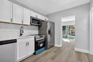 870 NE 144th St, North Miami, FL 33161 - Photo 5