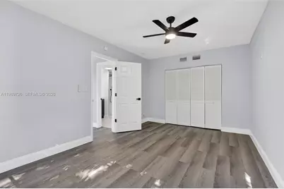 870 NE 144th St, North Miami, FL 33161 - Photo 9