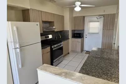 510 W 36th Pl, Hialeah, FL 33012 - Photo 5