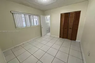 510 W 36th Pl, Hialeah, FL 33012 - Photo 9
