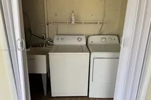 510 W 36th Pl, Hialeah, FL 33012 - Photo 17