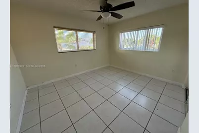 510 W 36th Pl, Hialeah, FL 33012 - Photo 7