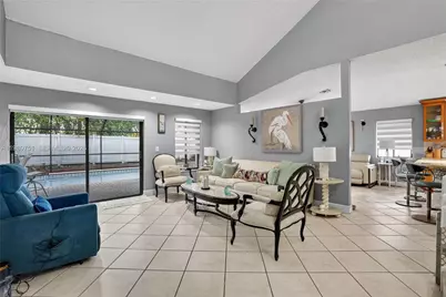 11501 SW 9th Ct, Pembroke Pines, FL 33025 - Photo 9