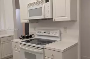 10710 NW 66th St, Doral, FL 33178 - Photo 33