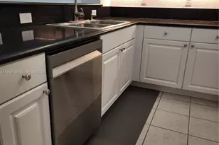 10710 NW 66th St, Doral, FL 33178 - Photo 19