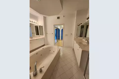 10710 NW 66th St #402, Doral, FL 33178 - Photo 35