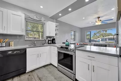 529 NW 8th St, Dania Beach, FL 33004 - Photo 11