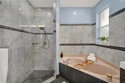 1251 Hayes St, Hollywood, FL 33019 - Photo 21