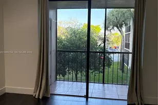 8075 SW 107th Ave, Miami, FL 33173 - Photo 5