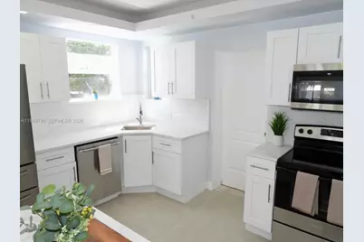 715 Hollywood Blvd, Hollywood, FL 33019 - Photo 9