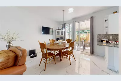 809 NW 170th Ter #26, Pembroke Pines, FL 33028 - Photo 7