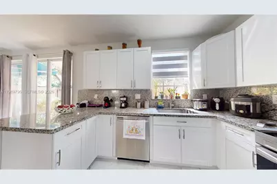 809 NW 170th Ter #26, Pembroke Pines, FL 33028 - Photo 7