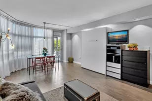 3375 N Country Club Dr, Aventura, FL 33180 - Photo 1