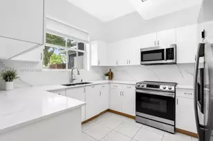 102 Riverwalk Cir, Sunrise, FL 33326 - Photo 9