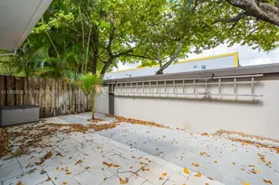 102 Riverwalk Cir, Sunrise, FL 33326 - Photo 21