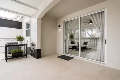 102 Riverwalk Cir, Sunrise, FL 33326 - Photo 13