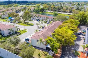 102 Riverwalk Cir, Sunrise, FL 33326 - Photo 31