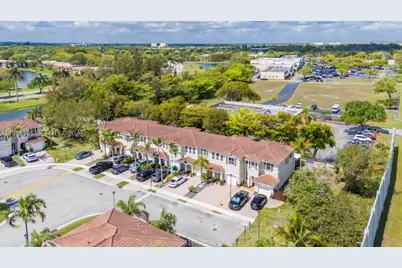 102 Riverwalk Cir, Sunrise, FL 33326 - Photo 29