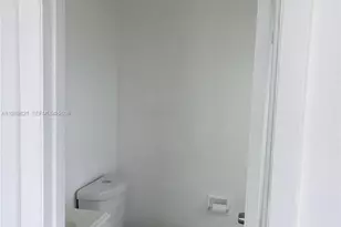 3675 W 11th Ave, Hialeah, FL 33012 - Photo 13