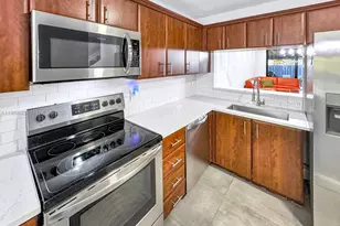 700 SE 14th St, Fort Lauderdale, FL 33316 - Photo 13