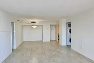 20515 E Country Club Dr, Aventura, FL 33180 - Photo 9