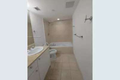 20000 E Country Club Dr #201, Aventura, FL 33180 - Photo 9