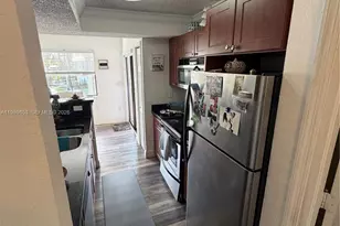 10670 SW 156th Pl, Miami, FL 33196 - Photo 17