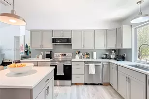 310 14th St SE, Naples, FL 34117 - Photo 5