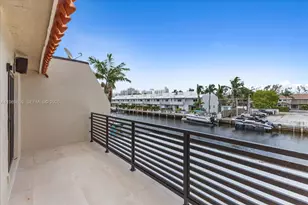 3786 NE 167th St, North Miami Beach, FL 33160 - Photo 21