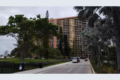290 174th St #1507, Sunny Isles Beach, FL 33160 - Photo 3