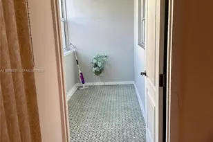 410 SE 2nd St, Hallandale Beach, FL 33009 - Photo 9