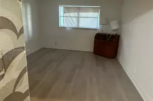 410 SE 2nd St, Hallandale Beach, FL 33009 - Photo 3