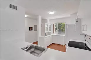 9511 Weldon Cir, Tamarac, FL 33321 - Photo 5