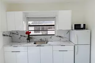 706 W 40th Pl, Hialeah, FL 33012 - Photo 1