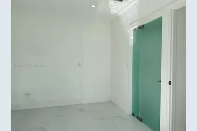 706 W 40th Pl #Efficiency, Hialeah, FL 33012 - Photo 9