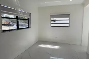 706 W 40th Pl, Hialeah, FL 33012 - Photo 13