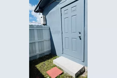 706 W 40th Pl #Efficiency, Hialeah, FL 33012 - Photo 7