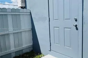 706 W 40th Pl, Hialeah, FL 33012 - Photo 7