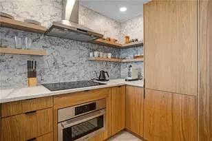 2899 Collins Ave, Miami Beach, FL 33140 - Photo 9