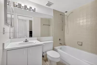 6802 NW 166th Ter #602, Miami Lakes, FL 33014 - Photo 7
