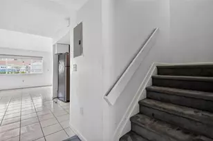 6802 NW 166th Terrace, Miami Lakes, FL 33014 - Photo 5