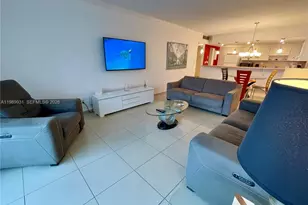 19390 Collins Ave, Sunny Isles Beach, FL 33160 - Photo 11